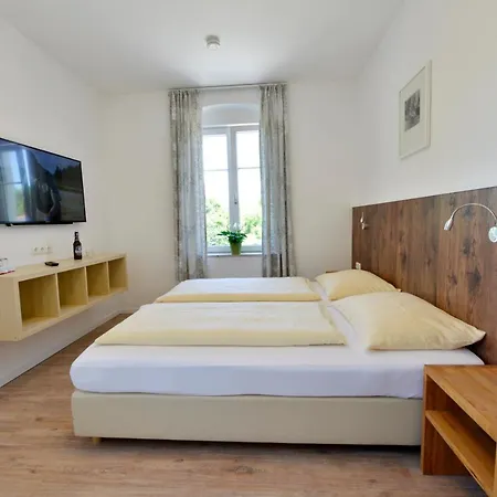 Garni Gambrinus Hotel 3*