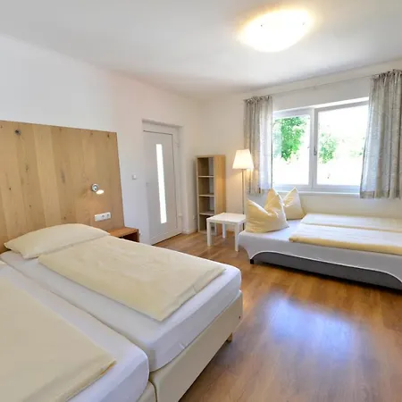 Hotel Garni Gambrinus 3*