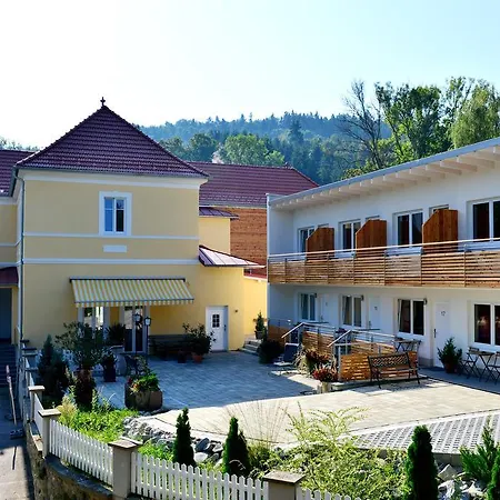 Hotel Garni Gambrinus 3*